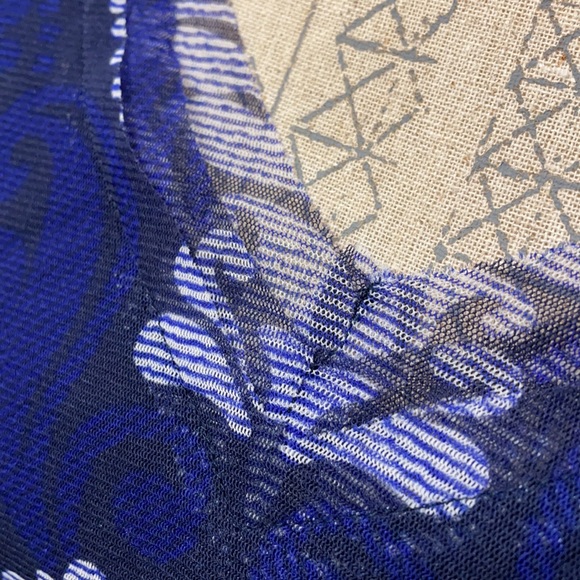 INC V neck Blue/White Motif Sheer Top - Picture 4 of 8